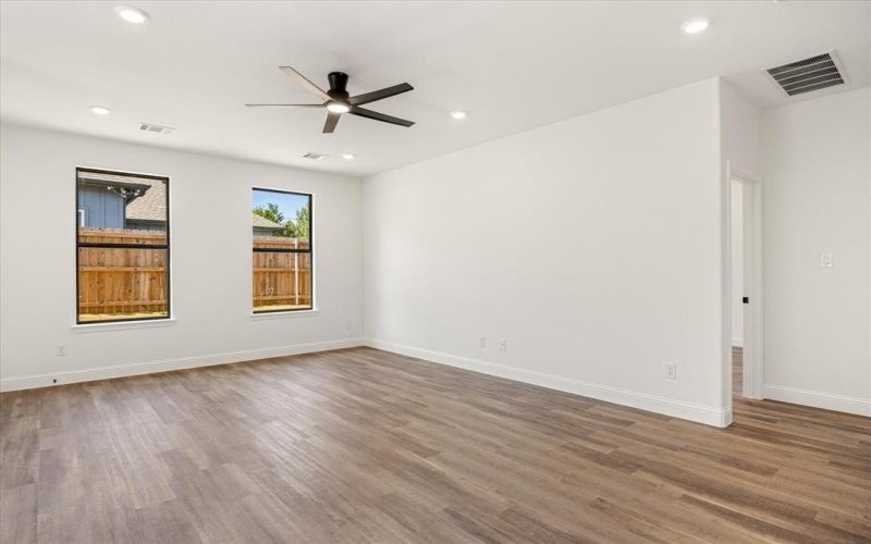 5915 Black Pine Circle, Granbury, TX 76048, 3 Habitaciones Habitaciones , ,2 BañosBaños,Residential,En Venta,5915 Black Pine Circle,0,21153691