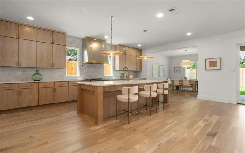 3935 Rochelle Drive, Dallas, TX 75220, 5 Habitaciones Habitaciones , ,6 BañosBaños,Residential,En Venta,3935 Rochelle Drive,0,21157045