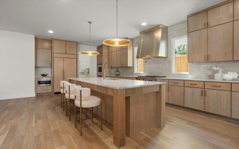 3935 Rochelle Drive, Dallas, TX 75220, 5 Habitaciones Habitaciones , ,6 BañosBaños,Residential,En Venta,3935 Rochelle Drive,0,21157045