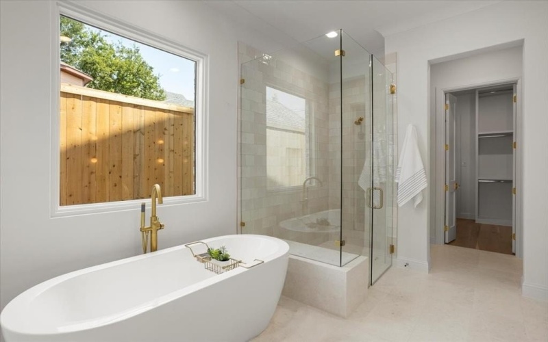 3935 Rochelle Drive, Dallas, TX 75220, 5 Habitaciones Habitaciones , ,6 BañosBaños,Residential,En Venta,3935 Rochelle Drive,0,21157045