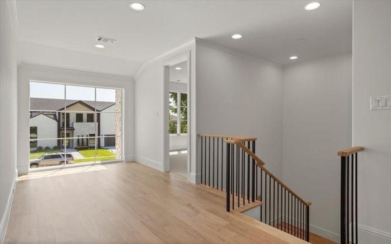 3935 Rochelle Drive, Dallas, TX 75220, 5 Habitaciones Habitaciones , ,6 BañosBaños,Residential,En Venta,3935 Rochelle Drive,0,21157045