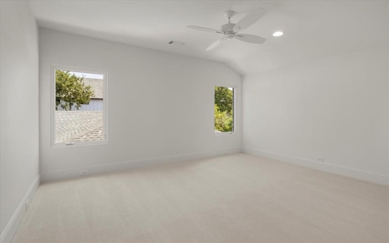 3935 Rochelle Drive, Dallas, TX 75220, 5 Habitaciones Habitaciones , ,6 BañosBaños,Residential,En Venta,3935 Rochelle Drive,0,21157045