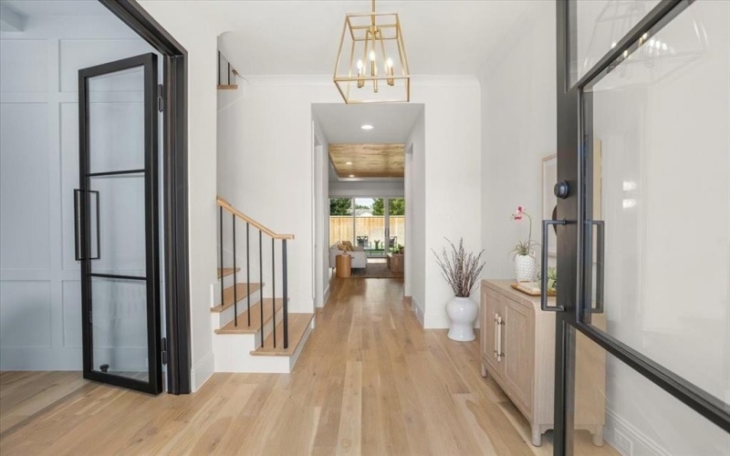 3935 Rochelle Drive, Dallas, TX 75220, 5 Habitaciones Habitaciones , ,6 BañosBaños,Residential,En Venta,3935 Rochelle Drive,0,21157045