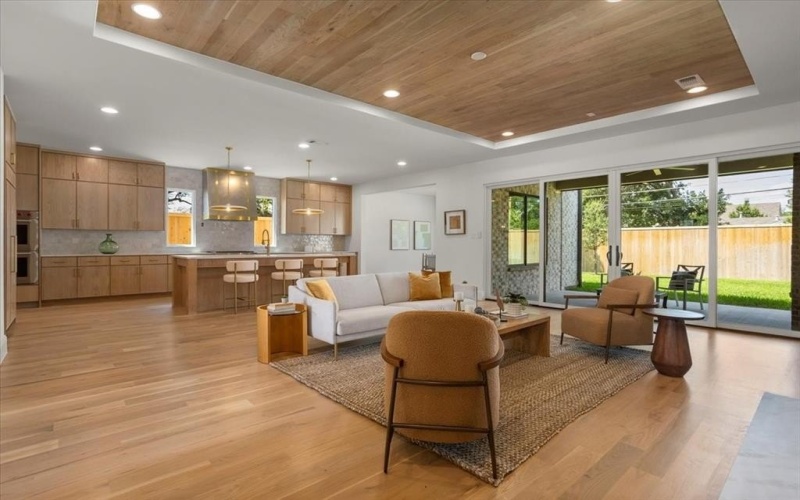 3935 Rochelle Drive, Dallas, TX 75220, 5 Habitaciones Habitaciones , ,6 BañosBaños,Residential,En Venta,3935 Rochelle Drive,0,21157045