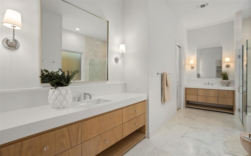 4511 Cowan Avenue, Dallas, TX 75209, 4 Habitaciones Habitaciones , ,5 BañosBaños,Residential,En Venta,4511 Cowan Avenue,0,21157188