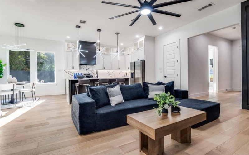 1700 Carriage Creek Drive, DeSoto, TX 75115, 4 Bedrooms Bedrooms, ,5 BathroomsBathrooms,Residential,For Sale,1700 Carriage Creek Drive,0,21157229