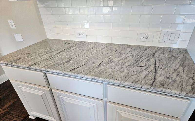 400 Willie's Court, Whitesboro, TX 76273, 4 Bedrooms Bedrooms, ,3 BathroomsBathrooms,Residential,For Sale,400 Willie's Court,0,21157232