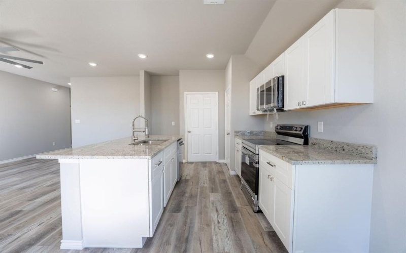 1032 Springview Lane, Mabank, TX 75147, 3 Bedrooms Bedrooms, ,2 BathroomsBathrooms,Residential,For Sale,1032 Springview Lane,0,21157308