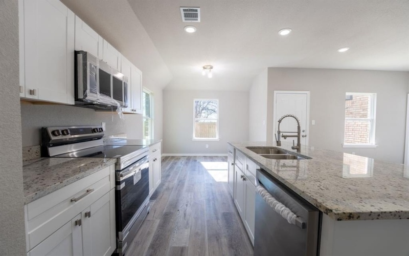 1032 Springview Lane, Mabank, TX 75147, 3 Bedrooms Bedrooms, ,2 BathroomsBathrooms,Residential,For Sale,1032 Springview Lane,0,21157308