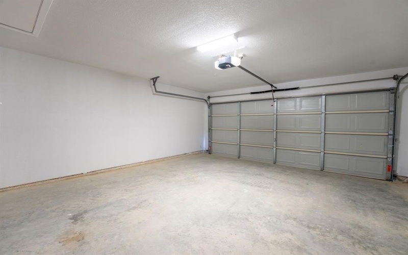 1032 Springview Lane, Mabank, TX 75147, 3 Bedrooms Bedrooms, ,2 BathroomsBathrooms,Residential,For Sale,1032 Springview Lane,0,21157308