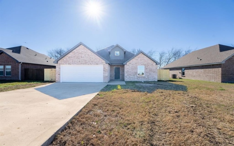 1032 Springview Lane, Mabank, TX 75147, 3 Bedrooms Bedrooms, ,2 BathroomsBathrooms,Residential,For Sale,1032 Springview Lane,0,21157308