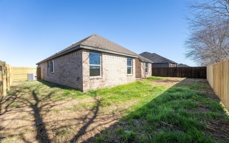 1032 Springview Lane, Mabank, TX 75147, 3 Bedrooms Bedrooms, ,2 BathroomsBathrooms,Residential,For Sale,1032 Springview Lane,0,21157308
