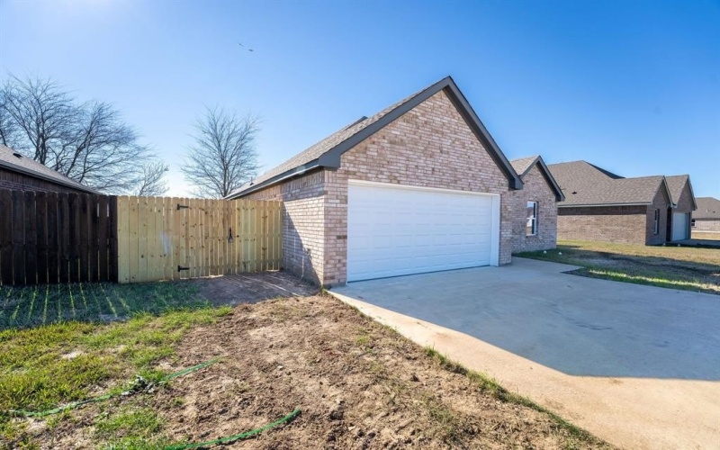 1032 Springview Lane, Mabank, TX 75147, 3 Bedrooms Bedrooms, ,2 BathroomsBathrooms,Residential,For Sale,1032 Springview Lane,0,21157308