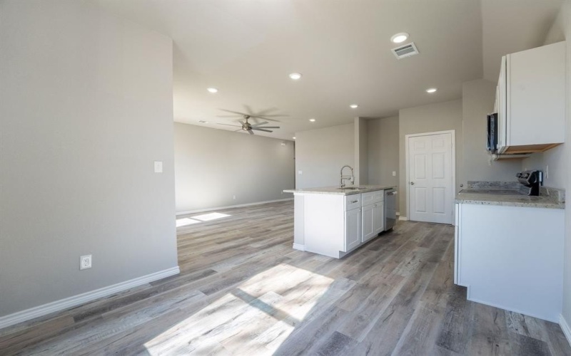 1032 Springview Lane, Mabank, TX 75147, 3 Bedrooms Bedrooms, ,2 BathroomsBathrooms,Residential,For Sale,1032 Springview Lane,0,21157308