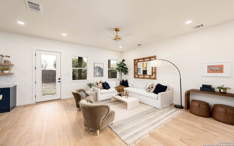 1939 W French Pl, San Antonio, TX 78201, 3 Habitaciones Habitaciones , ,2 BañosBaños,Residential,En Venta,1939 W French Pl,0,1934504