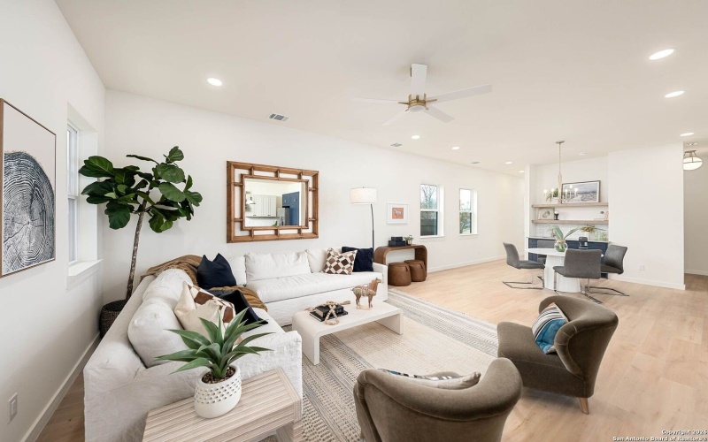 1939 W French Pl, San Antonio, TX 78201, 3 Habitaciones Habitaciones , ,2 BañosBaños,Residential,En Venta,1939 W French Pl,0,1934504