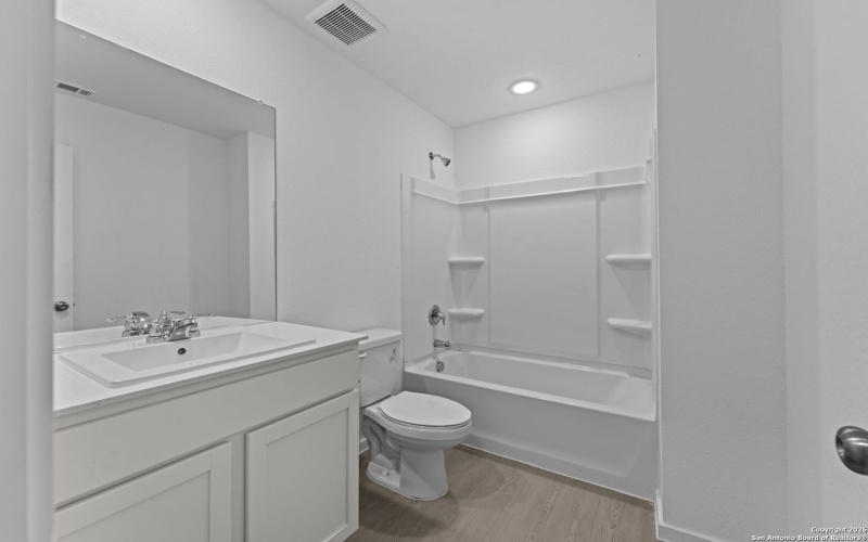 100 Ellendale Place, Fredericksburg, TX 78624, 4 Habitaciones Habitaciones , ,2 BañosBaños,Residential,En Venta,100 Ellendale Place,0,1934669