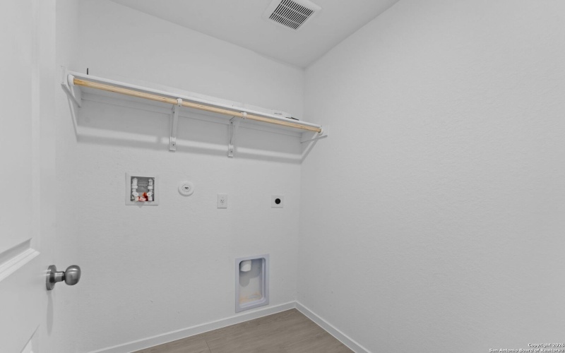 100 Ellendale Place, Fredericksburg, TX 78624, 4 Habitaciones Habitaciones , ,2 BañosBaños,Residential,En Venta,100 Ellendale Place,0,1934669