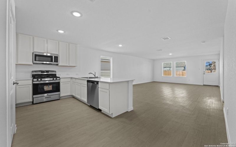 106 Ellendale Place, Fredericksburg, TX 78624, 3 Bedrooms Bedrooms, ,2 BathroomsBathrooms,Residential,For Sale,106 Ellendale Place,0,1934782