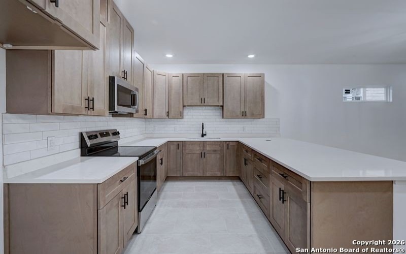 214 Uvalde, San Antonio, TX 78210, 4 Habitaciones Habitaciones , ,2 BañosBaños,Residential,En Venta,214 Uvalde,0,1934800