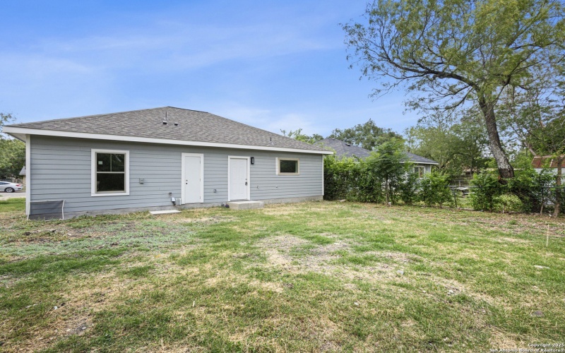 223 Florencia Ave, San Antonio, TX 78228, 3 Bedrooms Bedrooms, ,2 BathroomsBathrooms,Residential,For Sale,223 Florencia Ave,0,1934836
