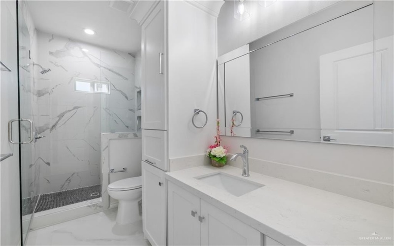 8006 N 48th Lane, McAllen, TX 78504, 4 Bedrooms Bedrooms, ,2 BathroomsBathrooms,Residential,For Sale,8006 N 48th Lane,0,492480