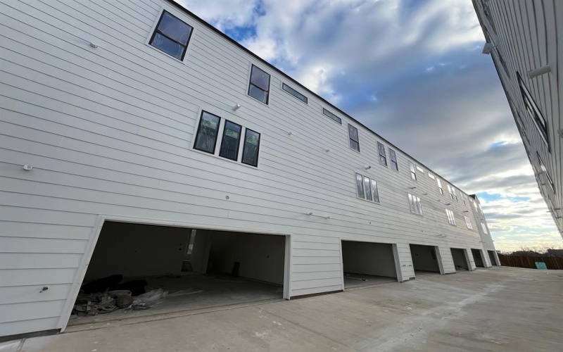 4631 Sylvester Street #101-109, Dallas, TX 75219, 29 Habitaciones Habitaciones , ,24 BañosBaños,Residential Multi Family,En Venta,4631 Sylvester Street,0,21150599