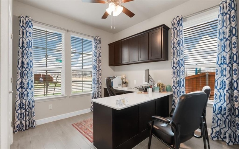 122 STANTON Avenue, Rhome, TX 76078, 5 Habitaciones Habitaciones , ,3 BañosBaños,Residential,En Venta,122 STANTON Avenue,0,21156061