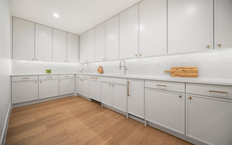 8567 Santa Clara Drive, Dallas, TX 75218, 5 Bedrooms Bedrooms, ,6 BathroomsBathrooms,Residential,For Sale,8567 Santa Clara Drive,0,21157028