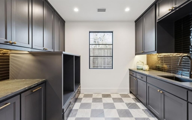 8567 Santa Clara Drive, Dallas, TX 75218, 5 Bedrooms Bedrooms, ,6 BathroomsBathrooms,Residential,For Sale,8567 Santa Clara Drive,0,21157028