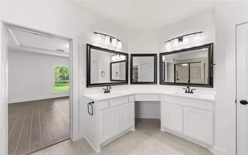 671 Majestic Oak Lane, Waxahachie, TX 75165, 5 Habitaciones Habitaciones , ,3 BañosBaños,Residential,En Venta,671 Majestic Oak Lane,20341140