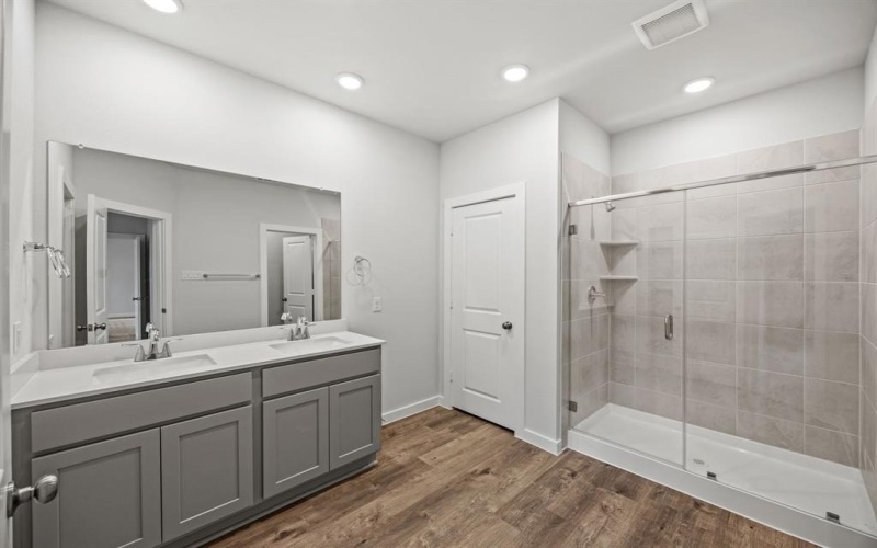 329 Amberville Drive, Red Oak, TX 75154, 4 Bedrooms Bedrooms, ,2 BathroomsBathrooms,Residential,For Sale,329 Amberville Drive,0,21157479