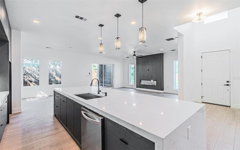 4309 SYLVESTER Street, Dallas, TX 75219, 4 Habitaciones Habitaciones , ,3 BañosBaños,Residential,En Venta,4309 SYLVESTER Street,0,21157567