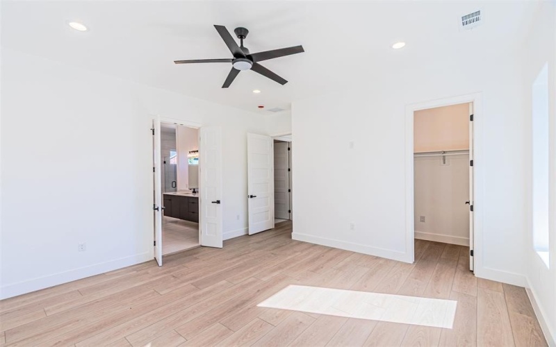 4309 SYLVESTER Street, Dallas, TX 75219, 4 Habitaciones Habitaciones , ,3 BañosBaños,Residential,En Venta,4309 SYLVESTER Street,0,21157567