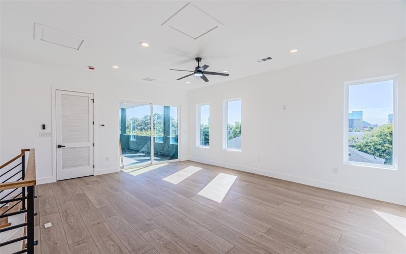 4309 SYLVESTER Street, Dallas, TX 75219, 4 Habitaciones Habitaciones , ,3 BañosBaños,Residential,En Venta,4309 SYLVESTER Street,0,21157567