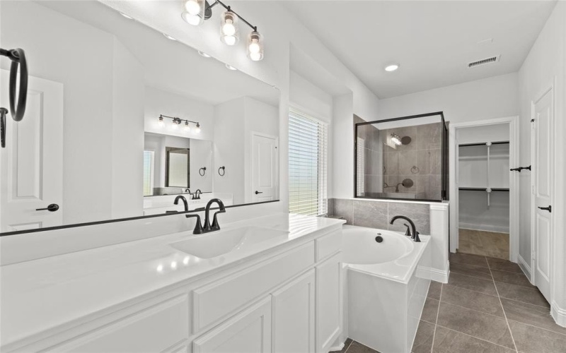 695 Cherry Bark Trail, Waxahachie, TX 75165, 4 Habitaciones Habitaciones , ,3 BañosBaños,Residential,En Venta,695 Cherry Bark Trail,20343990