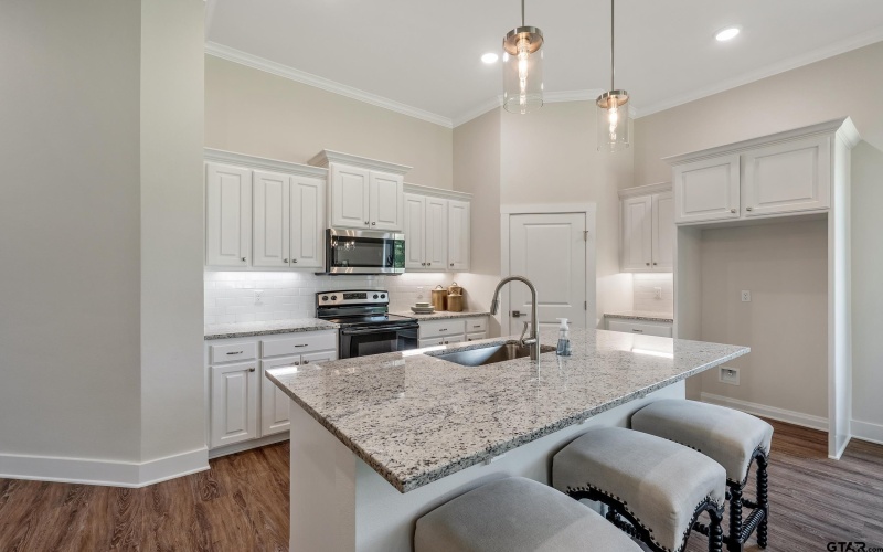 15055 High Country Acres Lane, Tyler, TX 75706, 3 Bedrooms Bedrooms, ,2 BathroomsBathrooms,Residential,For Sale,15055 High Country Acres Lane,0,26000925