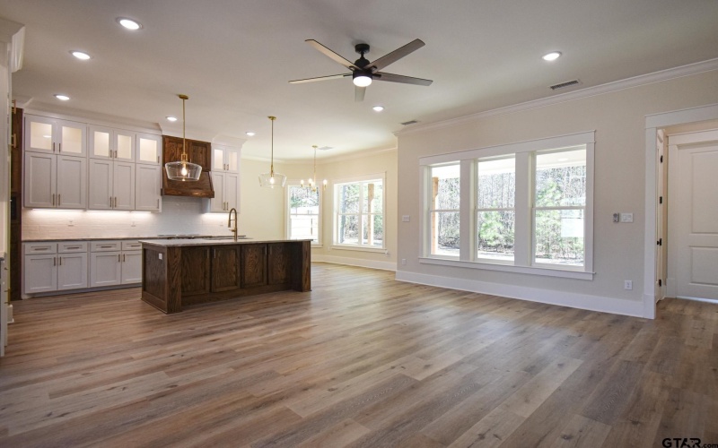 21043 Patriot Circle, Tyler, TX 75703, 4 Bedrooms Bedrooms, ,3 BathroomsBathrooms,Residential,For Sale,21043 Patriot Circle,0,26000945