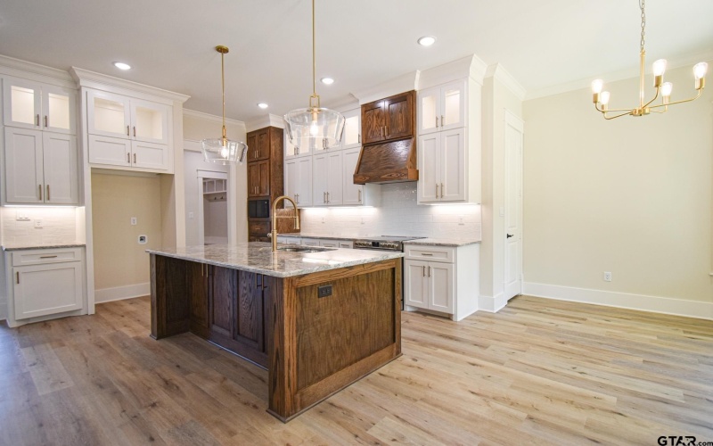 21043 Patriot Circle, Tyler, TX 75703, 4 Bedrooms Bedrooms, ,3 BathroomsBathrooms,Residential,For Sale,21043 Patriot Circle,0,26000945