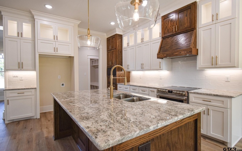 21043 Patriot Circle, Tyler, TX 75703, 4 Bedrooms Bedrooms, ,3 BathroomsBathrooms,Residential,For Sale,21043 Patriot Circle,0,26000945