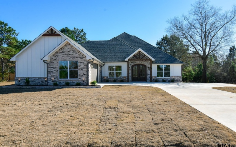 21043 Patriot Circle, Tyler, TX 75703, 4 Bedrooms Bedrooms, ,3 BathroomsBathrooms,Residential,For Sale,21043 Patriot Circle,0,26000945