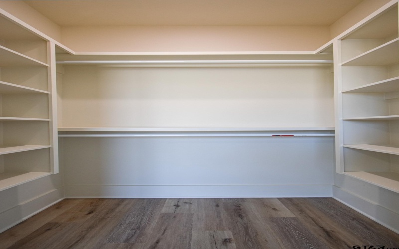 21043 Patriot Circle, Tyler, TX 75703, 4 Bedrooms Bedrooms, ,3 BathroomsBathrooms,Residential,For Sale,21043 Patriot Circle,0,26000945