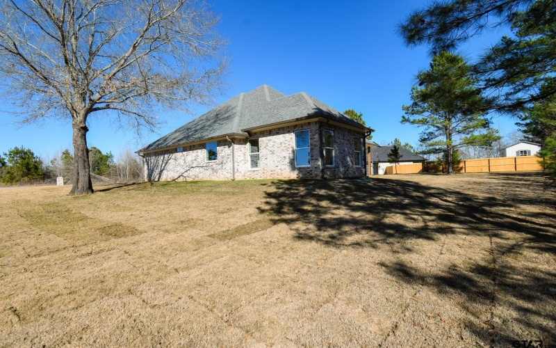 21043 Patriot Circle, Tyler, TX 75703, 4 Bedrooms Bedrooms, ,3 BathroomsBathrooms,Residential,For Sale,21043 Patriot Circle,0,26000945