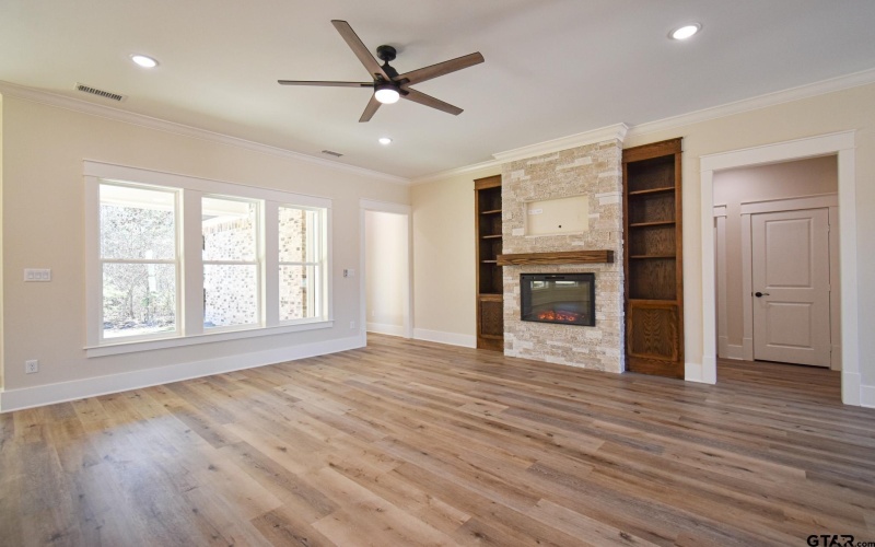 21043 Patriot Circle, Tyler, TX 75703, 4 Bedrooms Bedrooms, ,3 BathroomsBathrooms,Residential,For Sale,21043 Patriot Circle,0,26000945