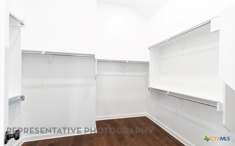 1921 Pining Street, New Braunfels, TX 78132, 4 Bedrooms Bedrooms, ,5 BathroomsBathrooms,Residential,For Sale,1921 Pining Street,0,602249