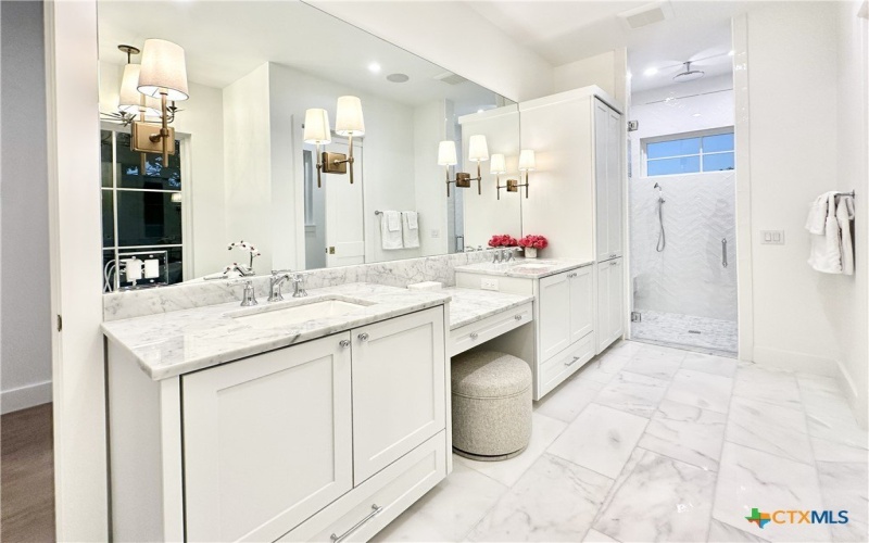 508 Lake Street, Kingsland, TX 78639, 5 Bedrooms Bedrooms, ,5 BathroomsBathrooms,Residential,For Sale,508 Lake Street,0,602345