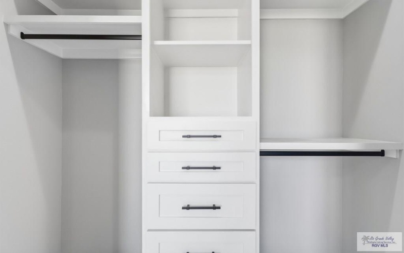 5924 WILLOW PALM COURT, BROWNSVILLE, TX 78526, 5 Bedrooms Bedrooms, ,3 BathroomsBathrooms,Residential,For Sale,5924 WILLOW PALM COURT,0,29771480