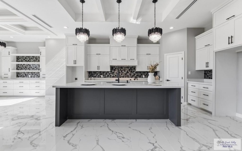 5924 WILLOW PALM COURT, BROWNSVILLE, TX 78526, 5 Bedrooms Bedrooms, ,3 BathroomsBathrooms,Residential,For Sale,5924 WILLOW PALM COURT,0,29771480