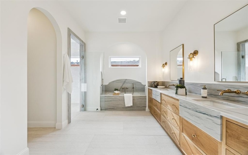 6860 Southridge Drive, Dallas, TX 75214, 5 Bedrooms Bedrooms, ,7 BathroomsBathrooms,Residential,For Sale,6860 Southridge Drive,0,21148589