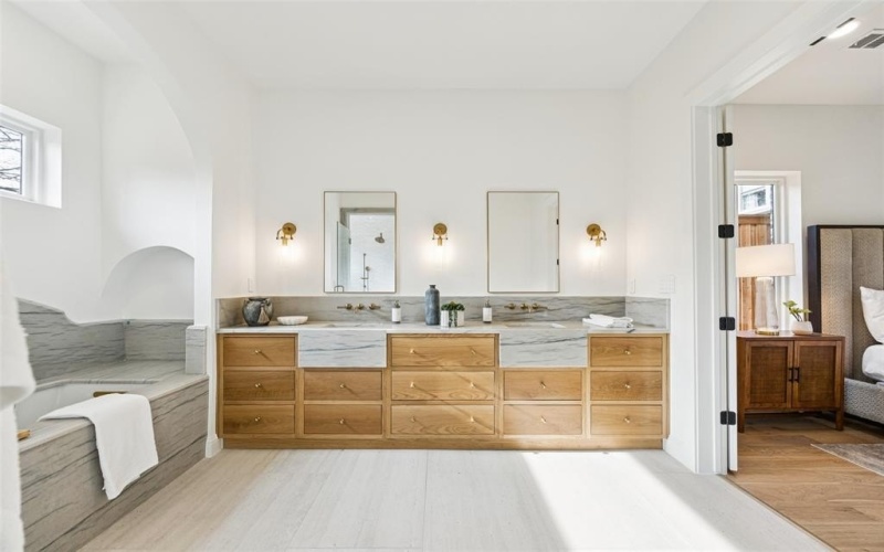 6860 Southridge Drive, Dallas, TX 75214, 5 Bedrooms Bedrooms, ,7 BathroomsBathrooms,Residential,For Sale,6860 Southridge Drive,0,21148589